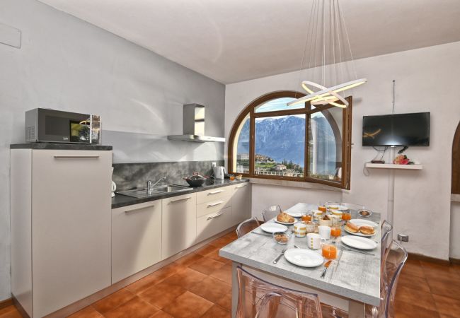 Ferienwohnung in Tignale - Armonia - Theater Home, Wohnung mit zwei Parkplätze und wunderschönem Seeblick Ferienwohnung in Tignale - Armonia - Theater Home, Wohnung mit zwei Parkplätze und wunderschönem Seeblick