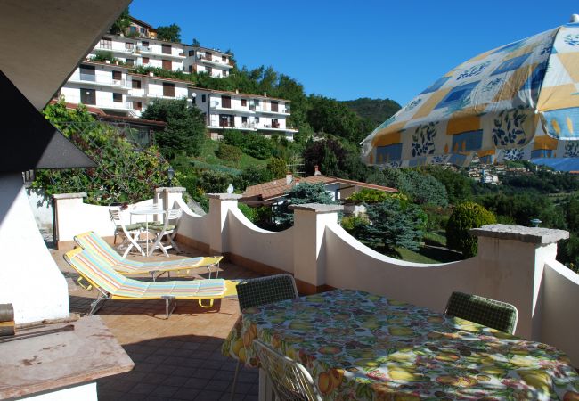 Ferienwohnung in Tignale - Colombo - Theater Home, mit großer Terrasse und wunderschönem Seeblick Ferienwohnung in Tignale - Colombo - Theater Home, mit großer Terrasse und wunderschönem Seeblick