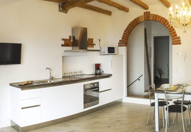 Ferienwohnung in Tignale - Gina - Theater Home, im historischem Zentrum mit wunderschönem Seeblick Ferienwohnung in Tignale - Gina - Theater Home, im historischem Zentrum mit wunderschönem Seeblick