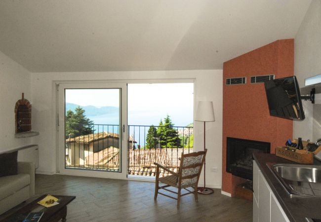 Ferienwohnung in Tignale - Gina - Theater Home, im historischem Zentrum mit wunderschönem Seeblick Ferienwohnung in Tignale - Gina - Theater Home, im historischem Zentrum mit wunderschönem Seeblick