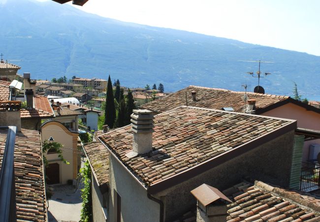 Ferienwohnung in Tignale - Gina - Theater Home, im historischem Zentrum mit wunderschönem Seeblick Ferienwohnung in Tignale - Gina - Theater Home, im historischem Zentrum mit wunderschönem Seeblick