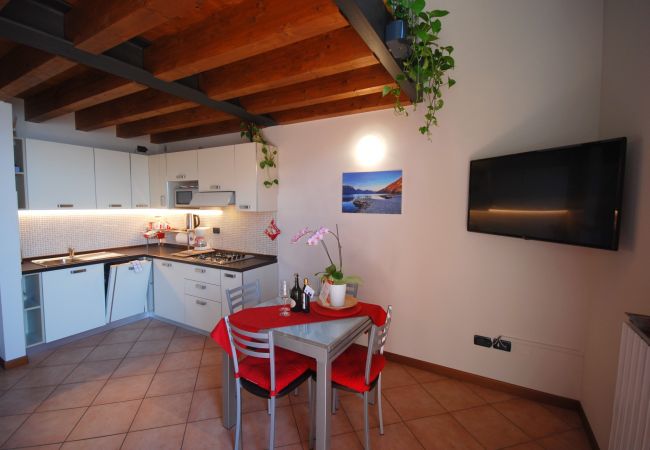 Ferienwohnung in Tignale - Lince - Theater Home, mit Pool und Seeblick Ferienwohnung in Tignale - Lince - Theater Home, mit Pool und Seeblick