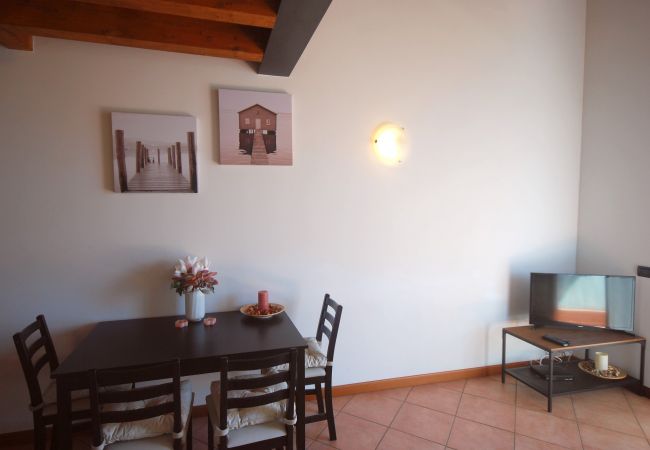 Ferienwohnung in Tignale - Cristina - Theater Home, Wohnung mit Pool und wunderschönem Seeblick Ferienwohnung in Tignale - Cristina - Theater Home, Wohnung mit Pool und wunderschönem Seeblick