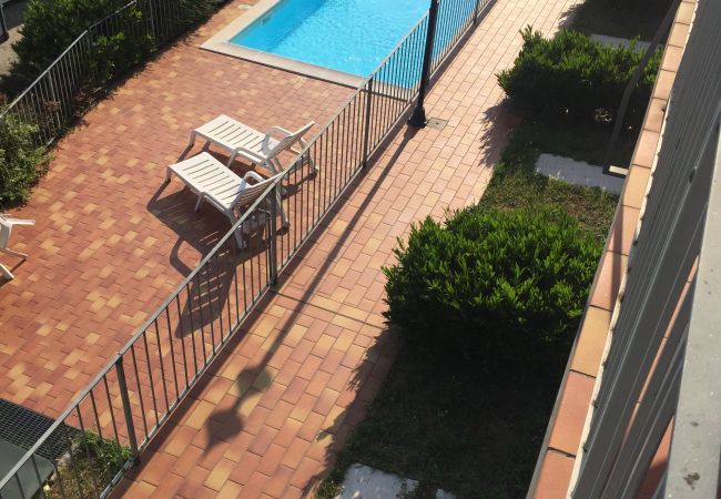 Ferienwohnung in Tignale - Cristina - Theater Home, Wohnung mit Pool und wunderschönem Seeblick Ferienwohnung in Tignale - Cristina - Theater Home, Wohnung mit Pool und wunderschönem Seeblick