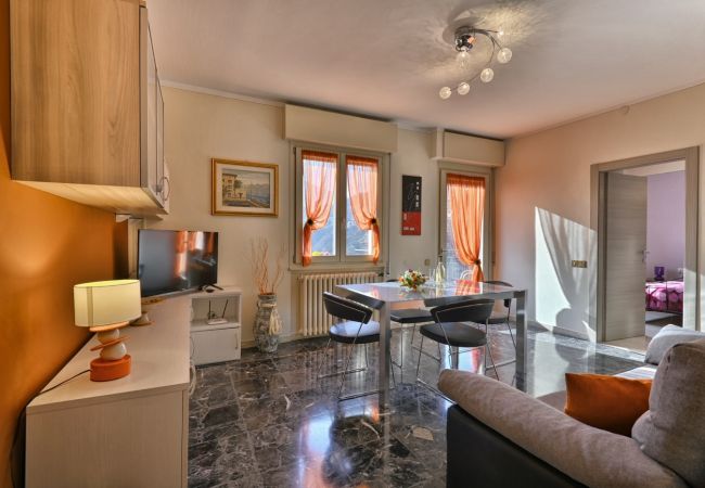 Ferienwohnung in Tignale - Villa Margherita - Theater Home, Wohnung mit wunderschönem Seeblick Ferienwohnung in Tignale - Villa Margherita - Theater Home, Wohnung mit wunderschönem Seeblick