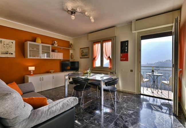 Ferienwohnung in Tignale - Villa Margherita - Theater Home, Wohnung mit wunderschönem Seeblick Ferienwohnung in Tignale - Villa Margherita - Theater Home, Wohnung mit wunderschönem Seeblick