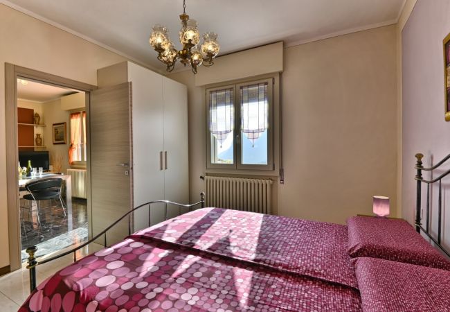 Ferienwohnung in Tignale - Villa Margherita - Theater Home, Wohnung mit wunderschönem Seeblick Ferienwohnung in Tignale - Villa Margherita - Theater Home, Wohnung mit wunderschönem Seeblick