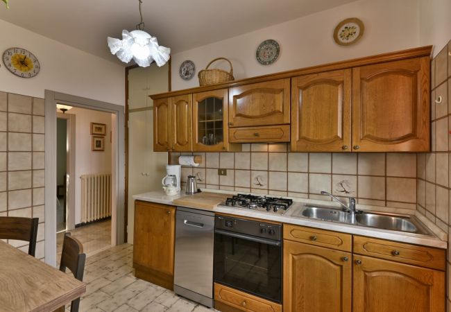 Ferienwohnung in Tignale - Villa Margherita - Theater Home, Wohnung mit wunderschönem Seeblick Ferienwohnung in Tignale - Villa Margherita - Theater Home, Wohnung mit wunderschönem Seeblick