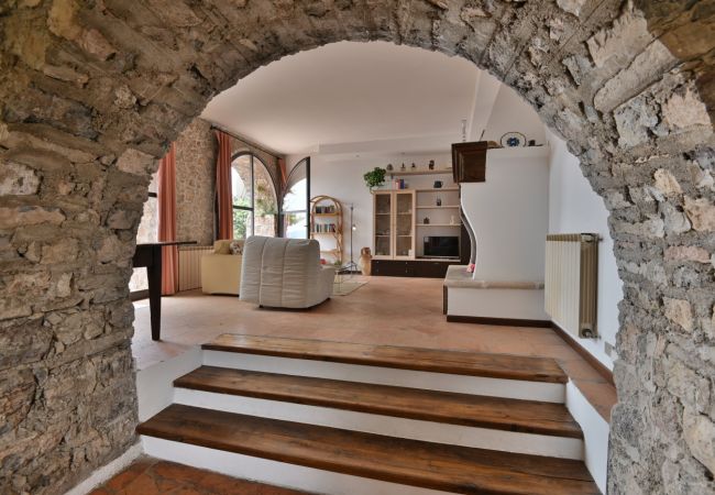 Villa in Gargnano - La Limonaia by Theater Home, mit wunderschönem Seeblick und Pool Villa in Gargnano - La Limonaia by Theater Home, mit wunderschönem Seeblick und Pool