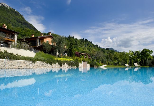 Ferienwohnung in Toscolano-Maderno - Eagle by Theater Home, im Golf Bogliaco mit pool Ferienwohnung in Toscolano-Maderno - Eagle by Theater Home, im Golf Bogliaco mit pool