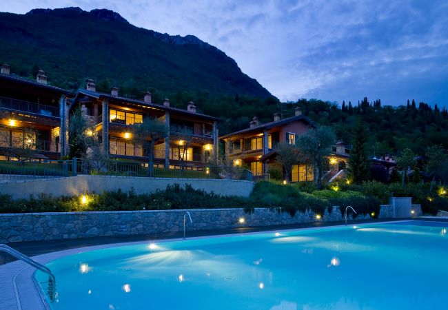 Ferienwohnung in Toscolano-Maderno - Eagle by Theater Home, im Golf Bogliaco mit pool Ferienwohnung in Toscolano-Maderno - Eagle by Theater Home, im Golf Bogliaco mit pool