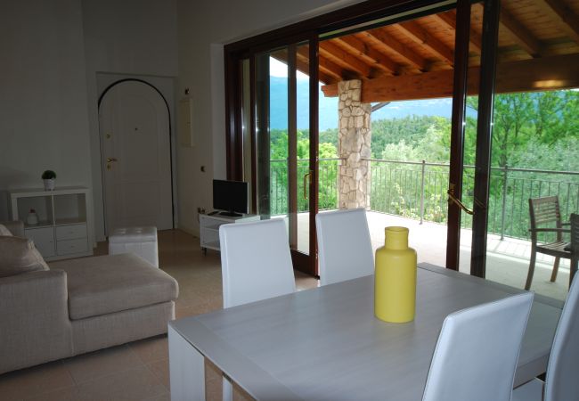 Ferienwohnung in Toscolano-Maderno - Eagle by Theater Home, im Golf Bogliaco mit pool Ferienwohnung in Toscolano-Maderno - Eagle by Theater Home, im Golf Bogliaco mit pool