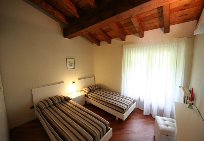 Ferienwohnung in Toscolano-Maderno - Eagle by Theater Home, im Golf Bogliaco mit pool Ferienwohnung in Toscolano-Maderno - Eagle by Theater Home, im Golf Bogliaco mit pool
