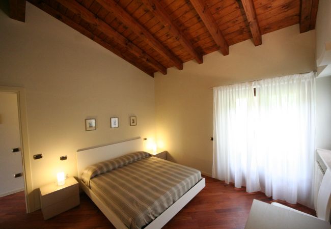 Ferienwohnung in Toscolano-Maderno - Eagle by Theater Home, im Golf Bogliaco mit pool Ferienwohnung in Toscolano-Maderno - Eagle by Theater Home, im Golf Bogliaco mit pool