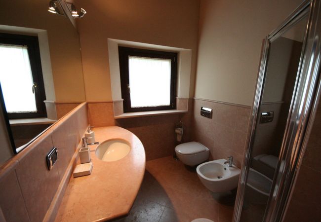 Ferienwohnung in Toscolano-Maderno - Eagle by Theater Home, im Golf Bogliaco mit pool Ferienwohnung in Toscolano-Maderno - Eagle by Theater Home, im Golf Bogliaco mit pool