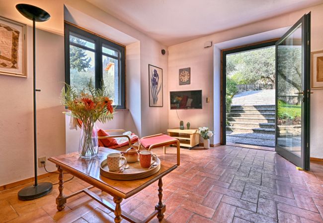 Ferienwohnung in Toscolano-Maderno - Rustico Cecina by Theater Home, mit großem und eingezäuntem Garten Ferienwohnung in Toscolano-Maderno - Rustico Cecina by Theater Home, mit großem und eingezäuntem Garten