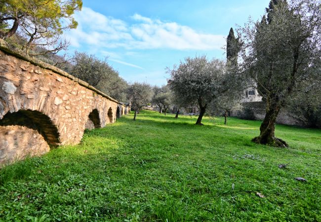 Ferienwohnung in Toscolano-Maderno - Rustico Cecina by Theater Home, mit großem und eingezäuntem Garten Ferienwohnung in Toscolano-Maderno - Rustico Cecina by Theater Home, mit großem und eingezäuntem Garten