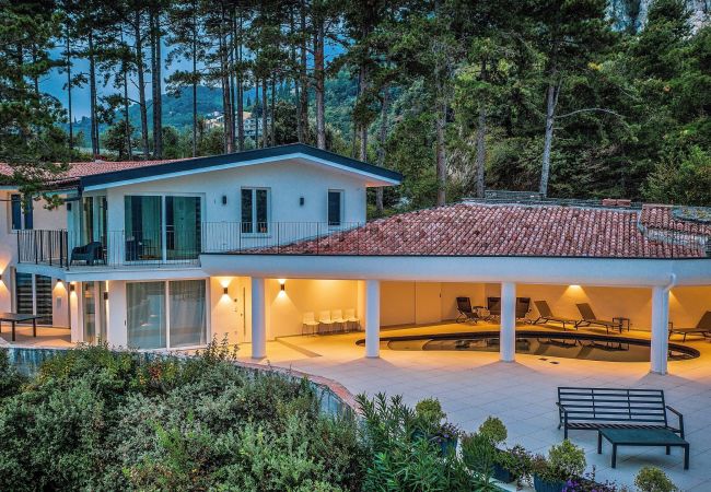 Villa in Limone sul Garda - Villa Abetaia Villa in Limone sul Garda - Villa Abetaia