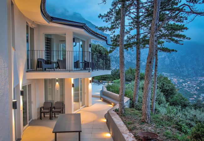 Villa in Limone sul Garda - Villa Abetaia Villa in Limone sul Garda - Villa Abetaia