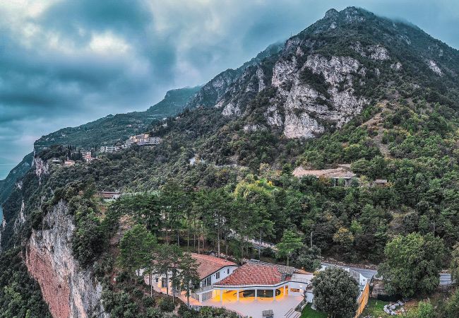 Villa in Limone sul Garda - Villa Abetaia Villa in Limone sul Garda - Villa Abetaia