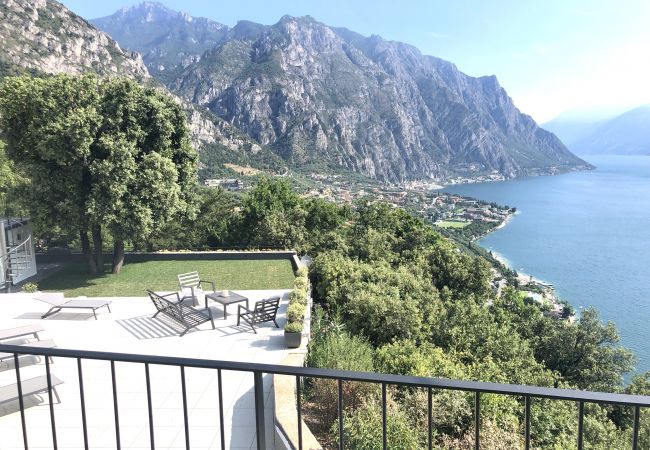 Villa in Limone sul Garda - Villa Abetaia Villa in Limone sul Garda - Villa Abetaia
