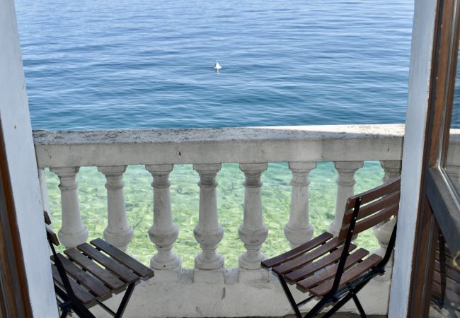 Ferienwohnung in Toscolano-Maderno - Marierose by Theater Home, direkt am See Ferienwohnung in Toscolano-Maderno - Marierose by Theater Home, direkt am See