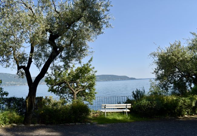 Ferienwohnung in Toscolano-Maderno - Marierose by Theater Home, direkt am See Ferienwohnung in Toscolano-Maderno - Marierose by Theater Home, direkt am See