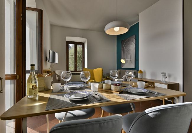 Ferienwohnung in Toscolano-Maderno - Marierose by Theater Home, direkt am See Ferienwohnung in Toscolano-Maderno - Marierose by Theater Home, direkt am See