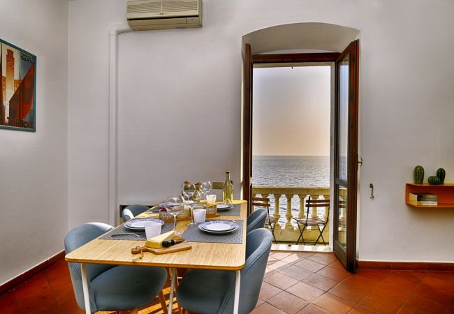 Ferienwohnung in Toscolano-Maderno - Marierose by Theater Home, direkt am See Ferienwohnung in Toscolano-Maderno - Marierose by Theater Home, direkt am See