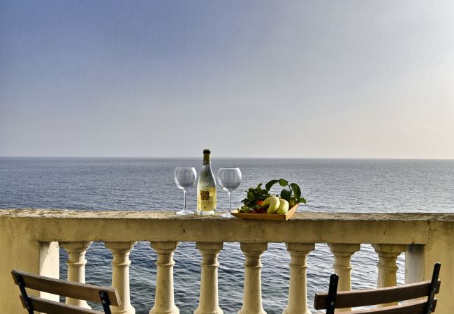 Ferienwohnung in Toscolano-Maderno - Marierose by Theater Home, direkt am See Ferienwohnung in Toscolano-Maderno - Marierose by Theater Home, direkt am See