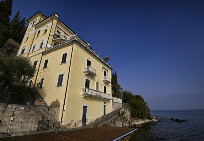 Ferienwohnung in Toscolano-Maderno - Marierose by Theater Home, direkt am See Ferienwohnung in Toscolano-Maderno - Marierose by Theater Home, direkt am See