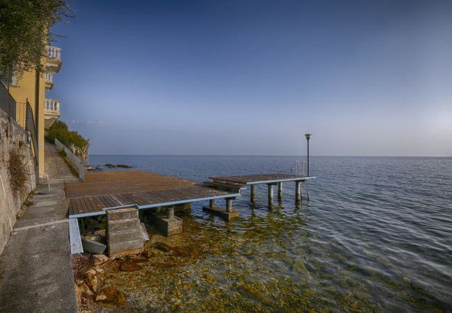 Ferienwohnung in Toscolano-Maderno - Marierose by Theater Home, direkt am See Ferienwohnung in Toscolano-Maderno - Marierose by Theater Home, direkt am See