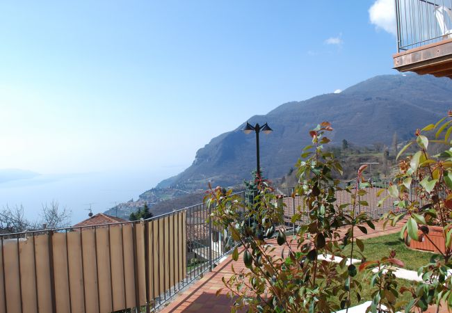 Ferienwohnung in Tignale - Dante - Theater Home, mit Pool und wunderschönem Seeblick Ferienwohnung in Tignale - Dante - Theater Home, mit Pool und wunderschönem Seeblick