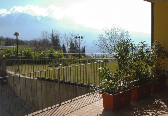 Ferienwohnung in Tignale - Dante - Theater Home, mit Pool und wunderschönem Seeblick Ferienwohnung in Tignale - Dante - Theater Home, mit Pool und wunderschönem Seeblick