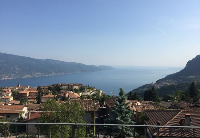 Ferienwohnung in Tignale - Dante - Theater Home, mit Pool und wunderschönem Seeblick Ferienwohnung in Tignale - Dante - Theater Home, mit Pool und wunderschönem Seeblick