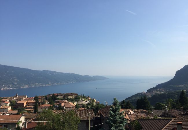 Ferienwohnung in Tignale - Dante - Theater Home, mit Pool und wunderschönem Seeblick Ferienwohnung in Tignale - Dante - Theater Home, mit Pool und wunderschönem Seeblick