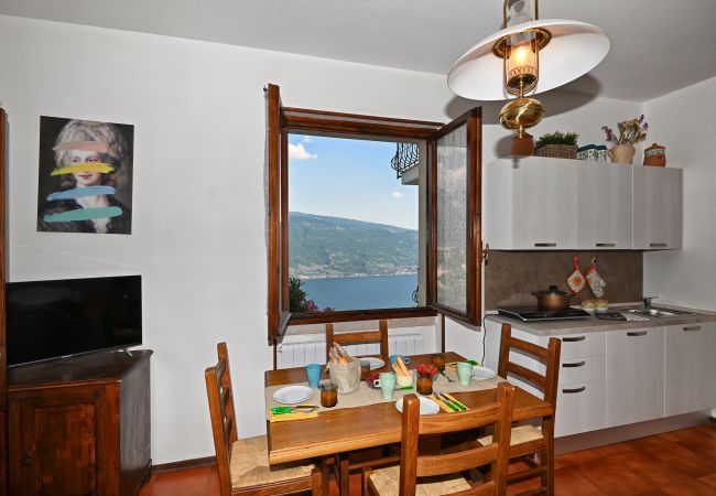 Ferienwohnung in Tignale - Lina's Home - Theater Home, mit Terrasse und Seeblick Ferienwohnung in Tignale - Lina's Home - Theater Home, mit Terrasse und Seeblick