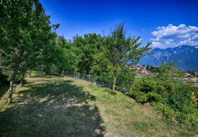 Ferienwohnung in Tignale - Lina's Home - Theater Home, mit Terrasse und Seeblick Ferienwohnung in Tignale - Lina's Home - Theater Home, mit Terrasse und Seeblick