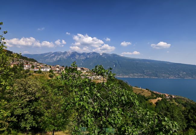 Ferienwohnung in Tignale - Lina's Home - Theater Home, mit Terrasse und Seeblick Ferienwohnung in Tignale - Lina's Home - Theater Home, mit Terrasse und Seeblick