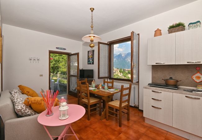 Ferienwohnung in Tignale - Lina's Home - Theater Home, mit Terrasse und Seeblick Ferienwohnung in Tignale - Lina's Home - Theater Home, mit Terrasse und Seeblick