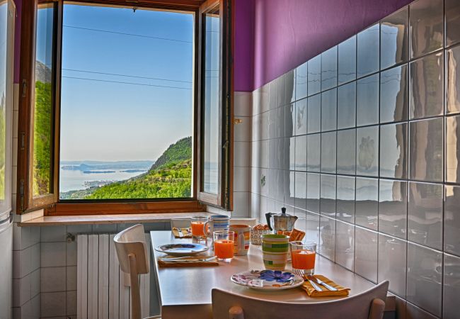 Ferienhaus in Gargnano - Al Pos by Theater Home, mit wunderschönem Seeblick Ferienhaus in Gargnano - Al Pos by Theater Home, mit wunderschönem Seeblick