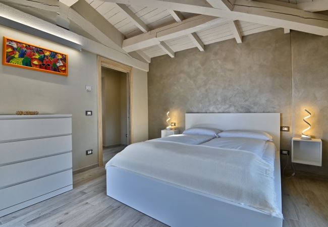 Ferienwohnung in Tignale - Luna - Theater Home, im historischen Zentrum Ferienwohnung in Tignale - Luna - Theater Home, im historischen Zentrum