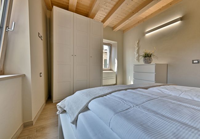 Ferienwohnung in Tignale - Sole - Theater Home, im historischen Zentrum Ferienwohnung in Tignale - Sole - Theater Home, im historischen Zentrum
