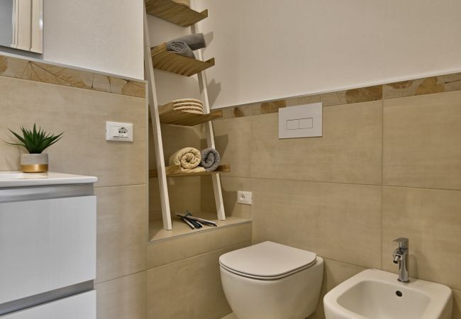 Ferienwohnung in Toscolano-Maderno - La Palma by Theater Home, in der Nähe des Zentrums und des Strandes  Ferienwohnung in Toscolano-Maderno - La Palma by Theater Home, in der Nähe des Zentrums und des Strandes