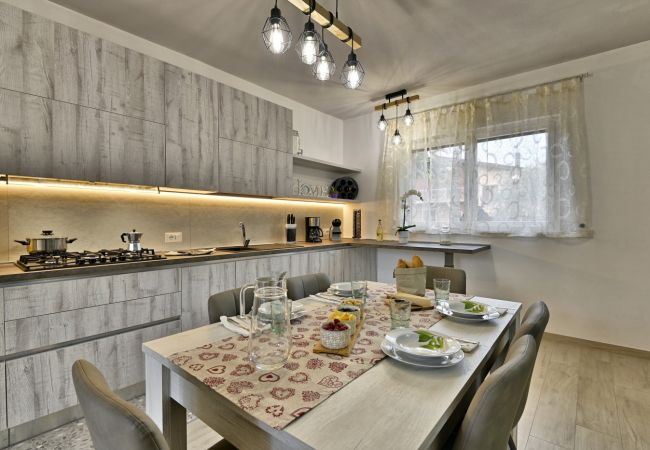 Ferienwohnung in Toscolano-Maderno - La Palma by Theater Home, in der Nähe des Zentrums und des Strandes  Ferienwohnung in Toscolano-Maderno - La Palma by Theater Home, in der Nähe des Zentrums und des Strandes