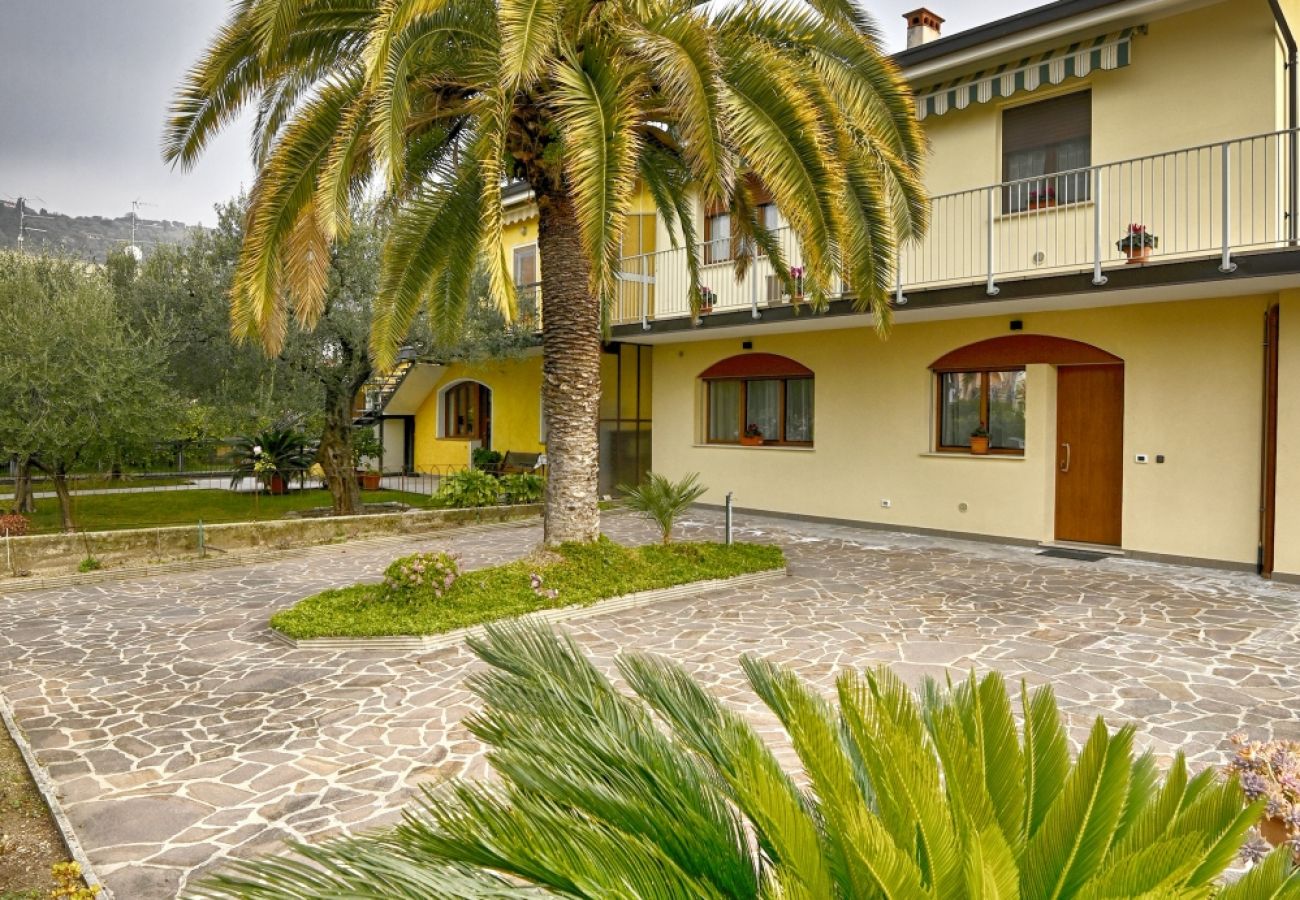 Ferienwohnung in Toscolano-Maderno - La Palma by Theater Home, in der Nähe des Zentrums und des Strandes 