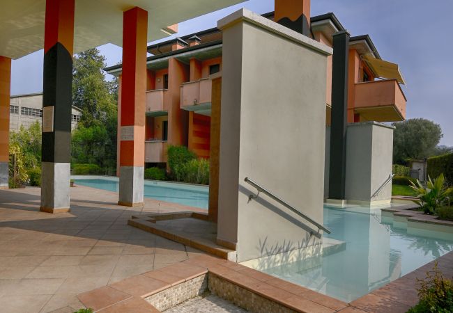 Ferienwohnung in Salò - Caroni Home, Theater Home - mit Schwimmbad und nur wenige Schritte vom Zentrum von Salò entfernt Ferienwohnung in Salò - Caroni Home, Theater Home - mit Schwimmbad und nur wenige Schritte vom Zentrum von Salò entfernt