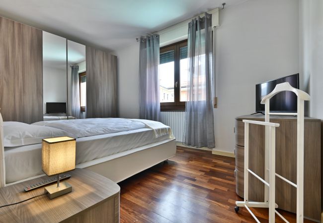 Ferienwohnung in Salò - Caroni Home, Theater Home - mit Schwimmbad und nur wenige Schritte vom Zentrum von Salò entfernt Ferienwohnung in Salò - Caroni Home, Theater Home - mit Schwimmbad und nur wenige Schritte vom Zentrum von Salò entfernt