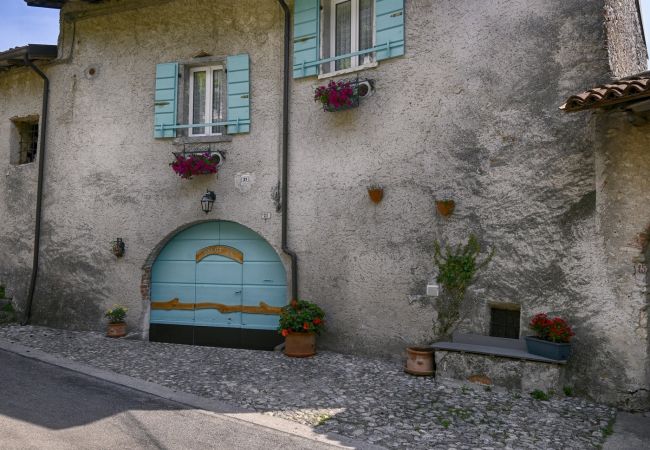 Ferienhaus in Tignale - Rustico Balòt 21 - Theater Home, mit Pool und Seeblick Ferienhaus in Tignale - Rustico Balòt 21 - Theater Home, mit Pool und Seeblick
