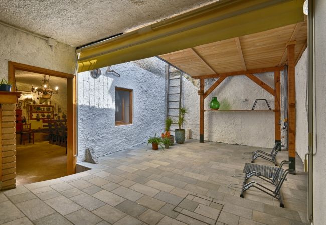 Ferienhaus in Tignale - Rustico Balòt 21 - Theater Home, mit Pool und Seeblick Ferienhaus in Tignale - Rustico Balòt 21 - Theater Home, mit Pool und Seeblick